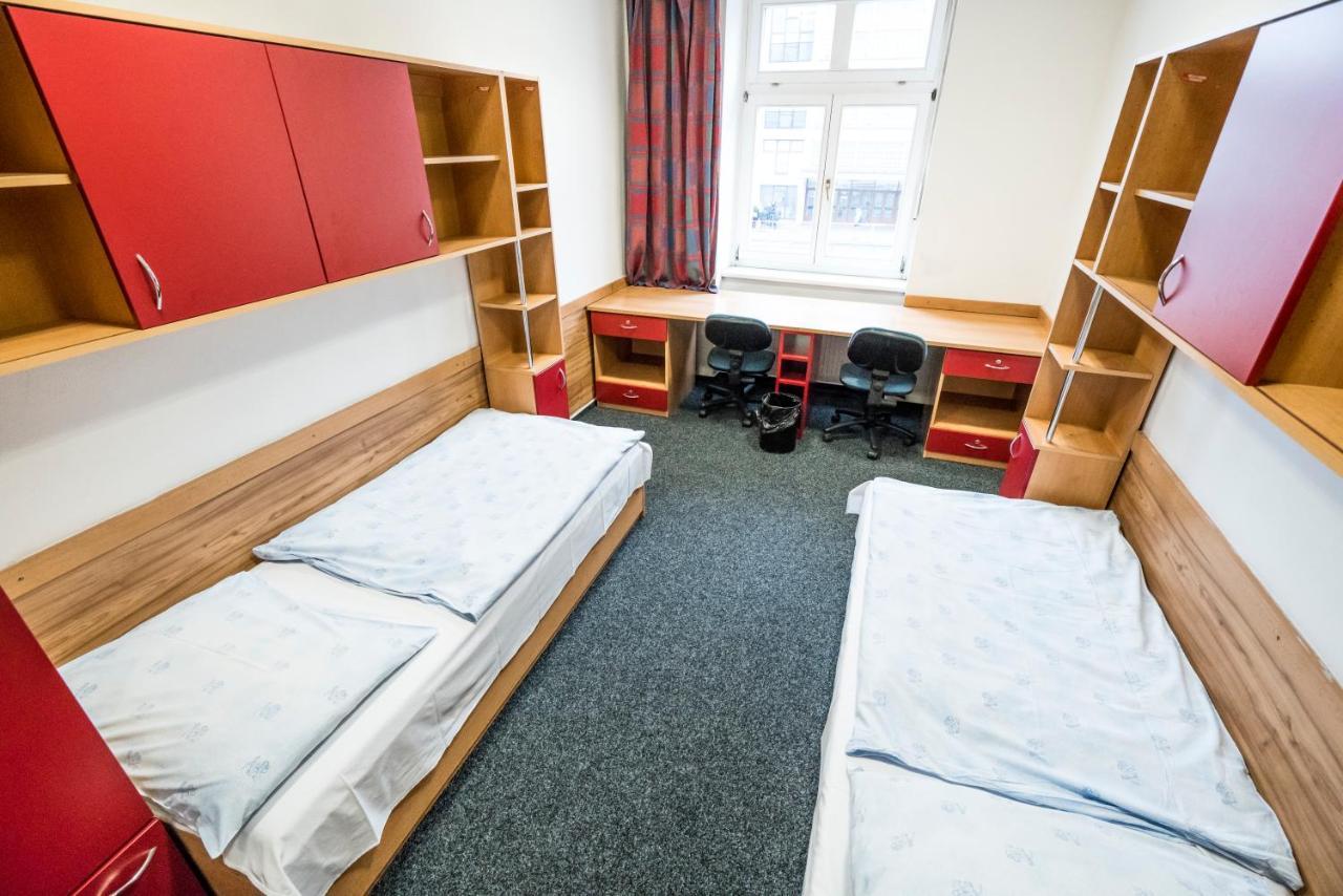 Hostel Masarykova Prága Kültér fotó
