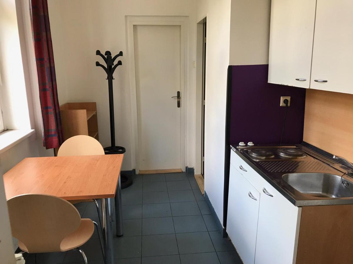 Hostel Masarykova Prága Kültér fotó