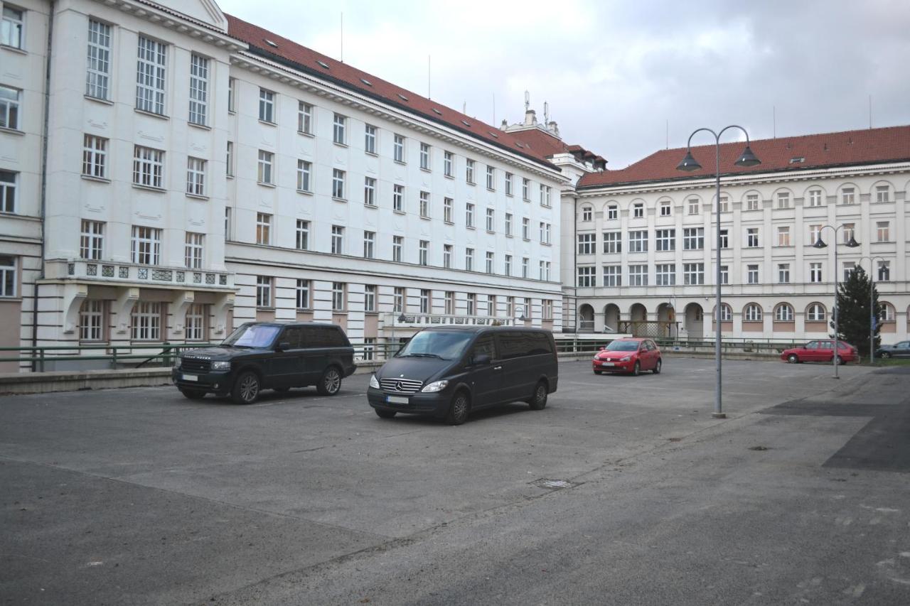 Hostel Masarykova Prága Kültér fotó