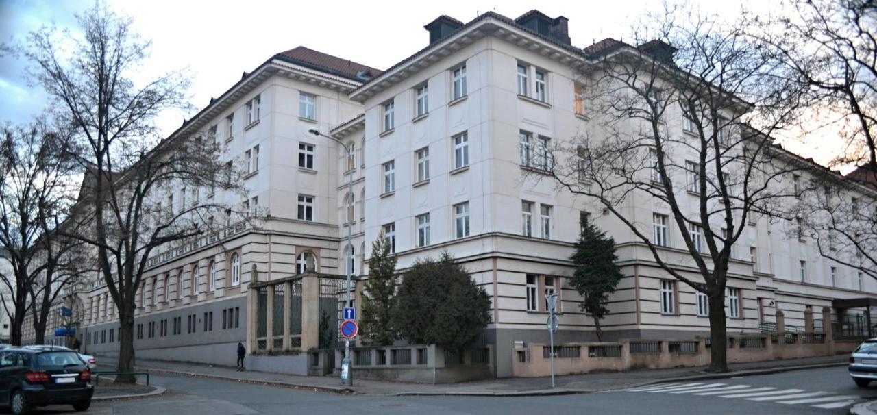 Hostel Masarykova Prága Kültér fotó