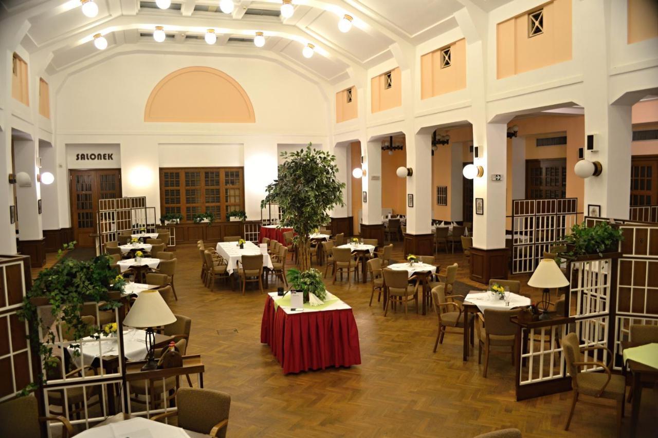 Hostel Masarykova Prága Kültér fotó